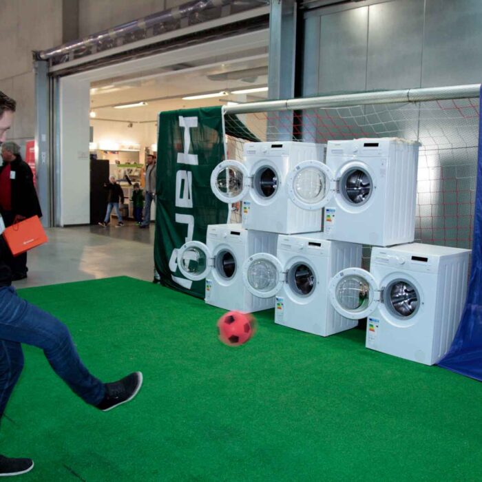 Hartl Elektro-Fachgroßhandel, Waschmaschinen-Schießen auf der Hausmesse